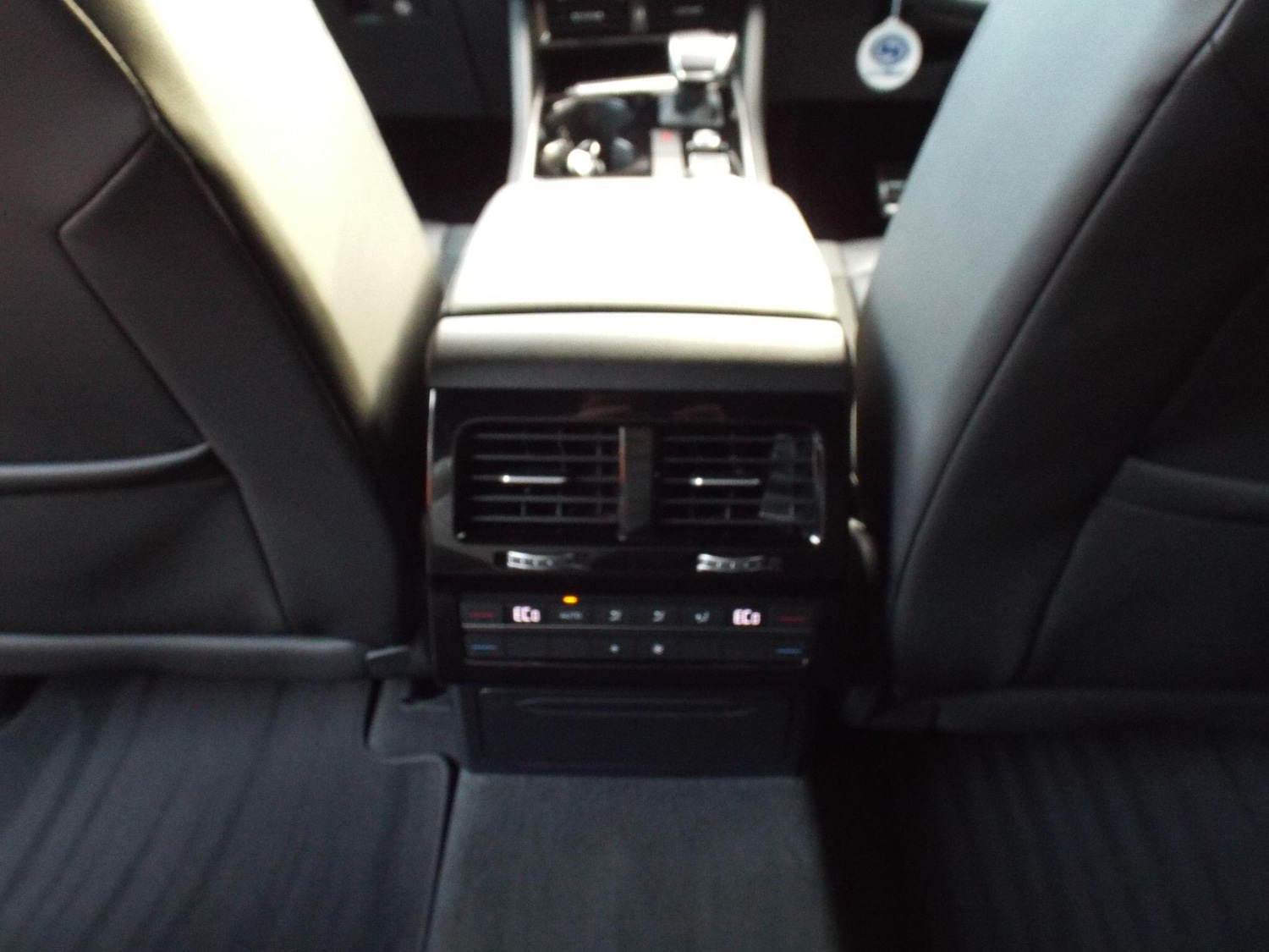 Used Volkswagen Touareg 2019 for sale - 76913243: Photo 31