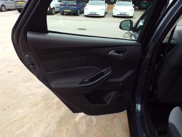 Used Ford Focus 2013 for sale - 76136028: Photo 27