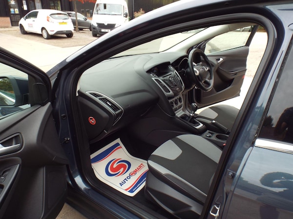 Used Ford Focus 2013 for sale - 76136028: Photo 28
