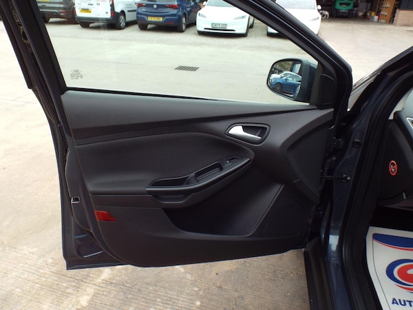 Used Ford Focus 2013 for sale - 76136028: Photo 30