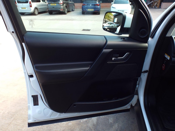 Used Land Rover Freelander 2 2014 for sale - 76121729: Photo 33