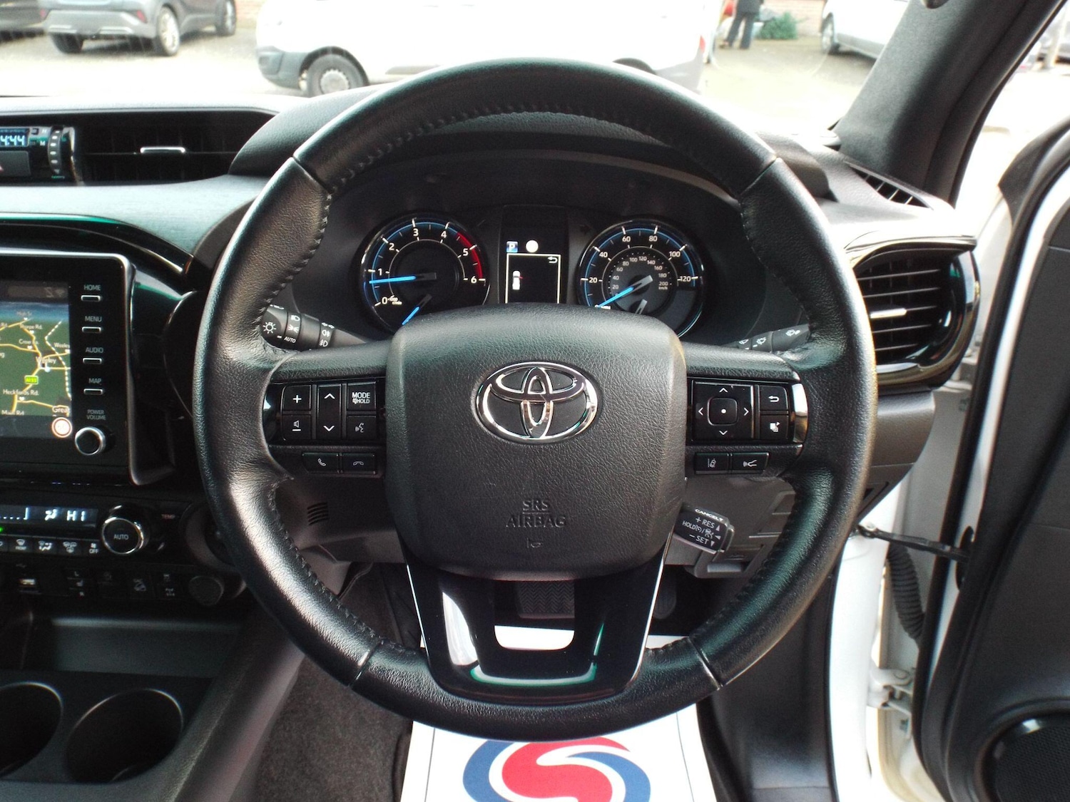 Used Toyota Hilux 2021 for sale - 76735077: Photo 12