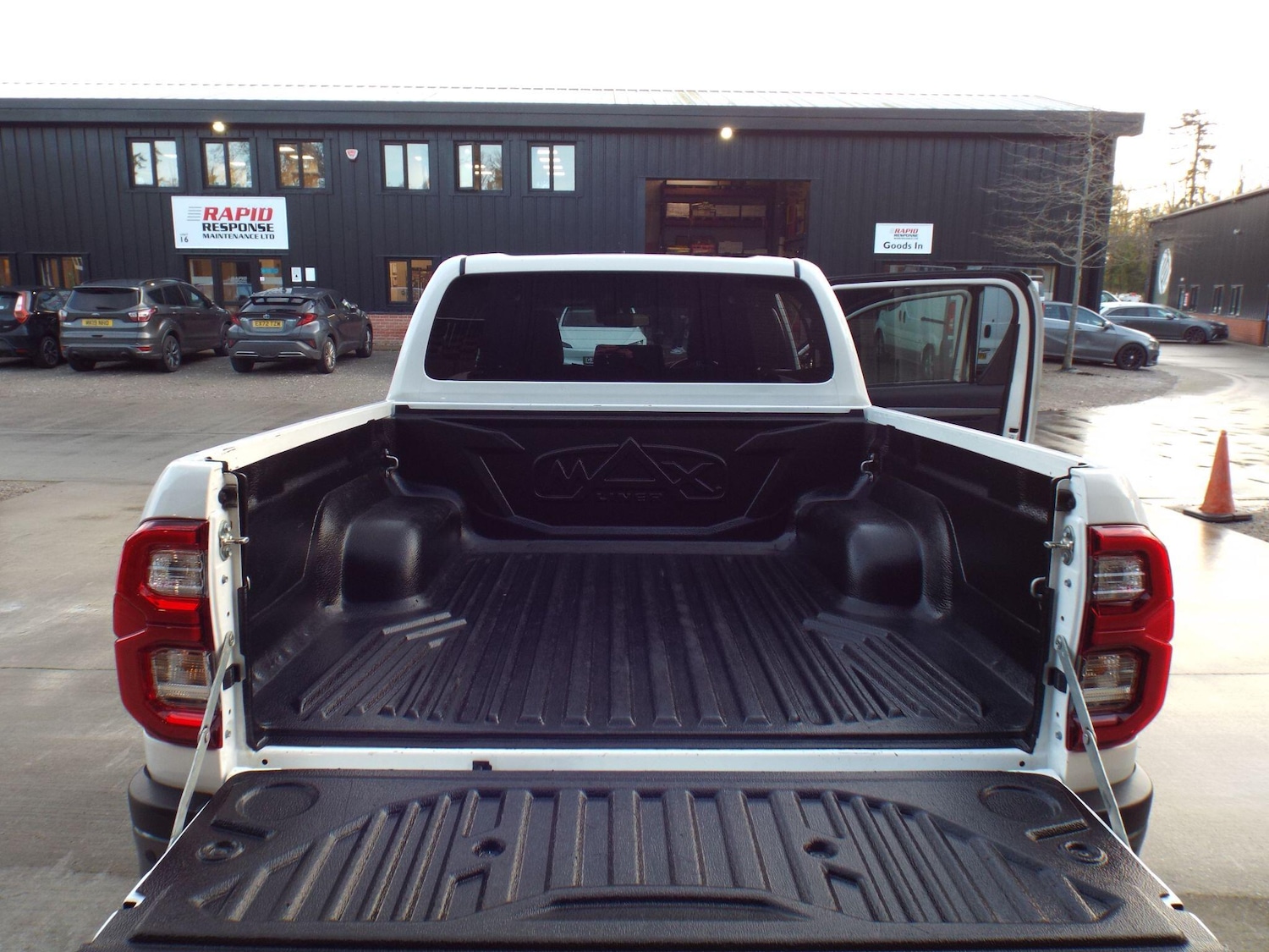 Used Toyota Hilux 2021 for sale - 76735077: Photo 24