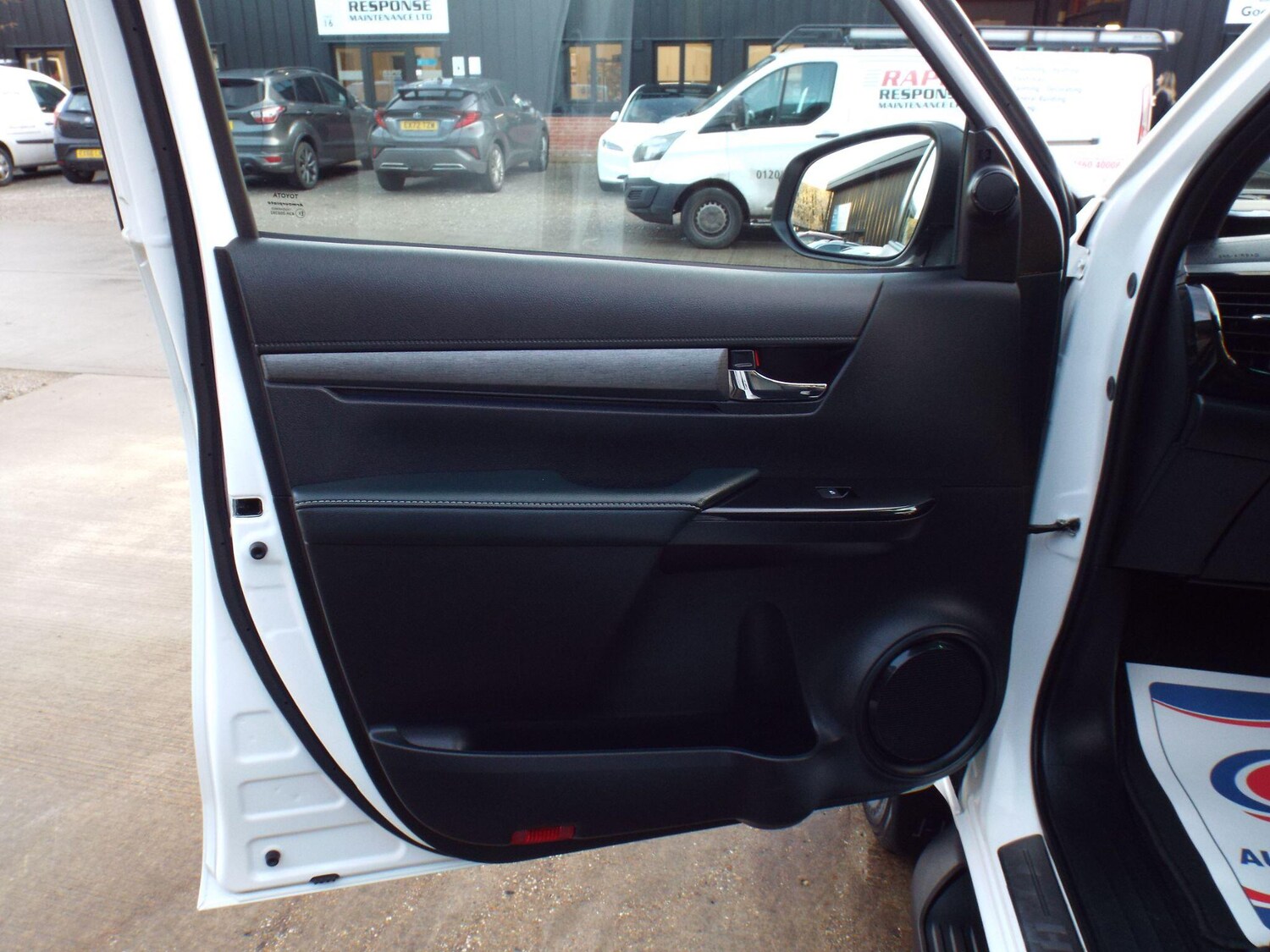 Used Toyota Hilux 2021 for sale - 76735077: Photo 32