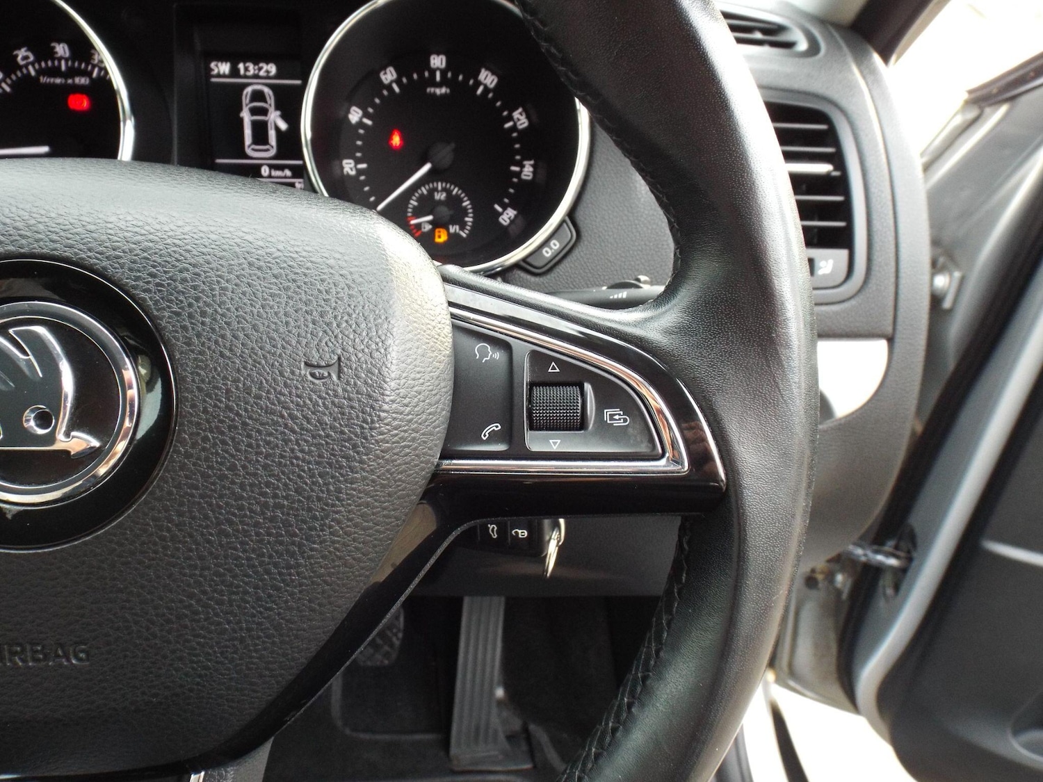 Used Skoda Yeti 2014 for sale - 76926373: Photo 35