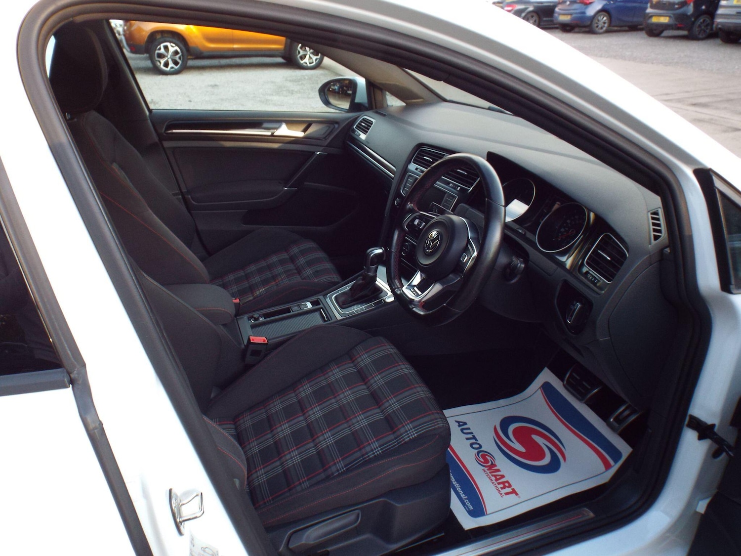 Used Volkswagen Golf 2016 for sale - 76780849: Photo 19