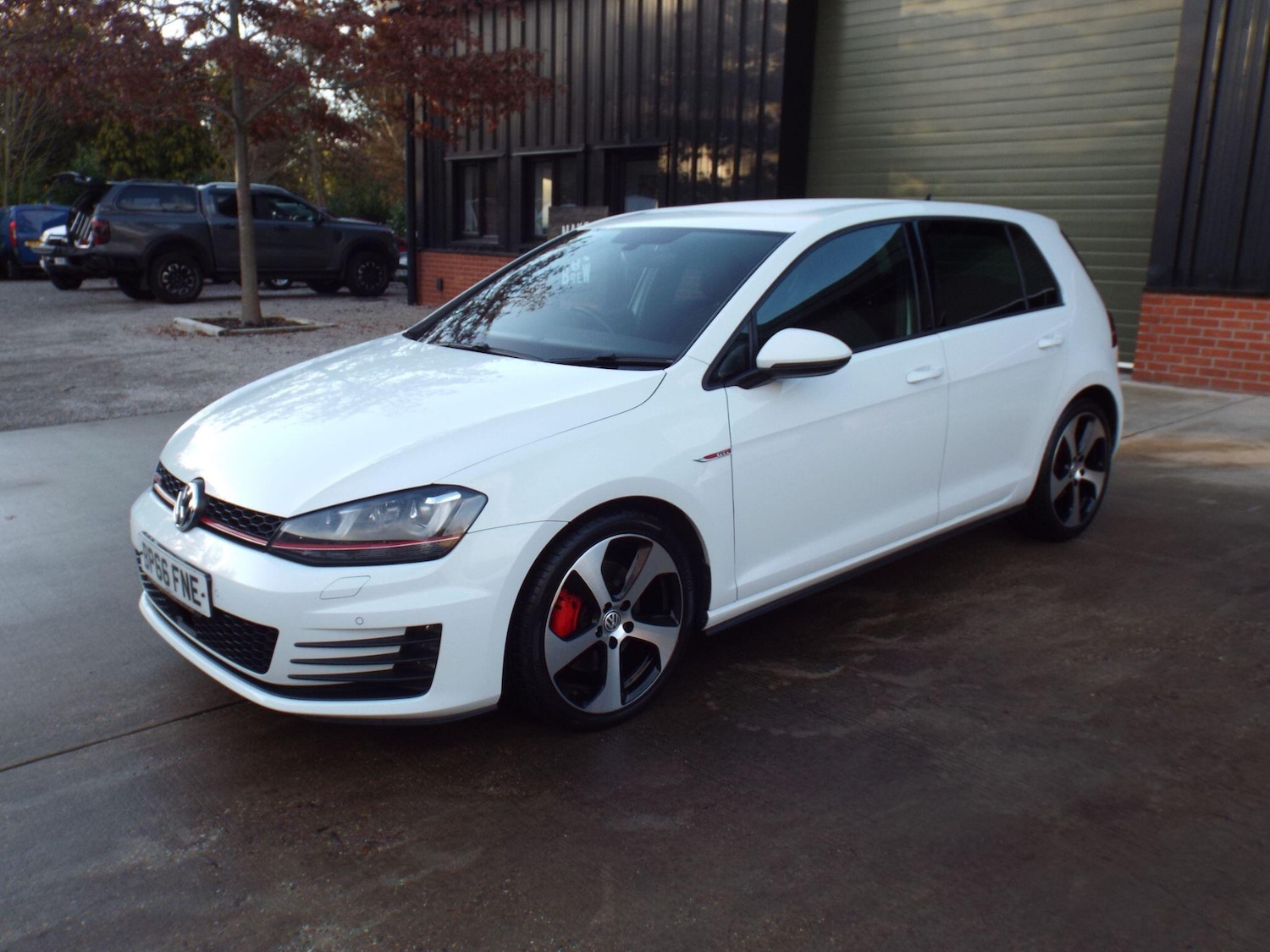 Used Volkswagen Golf 2016 for sale - 76780849: Photo 2