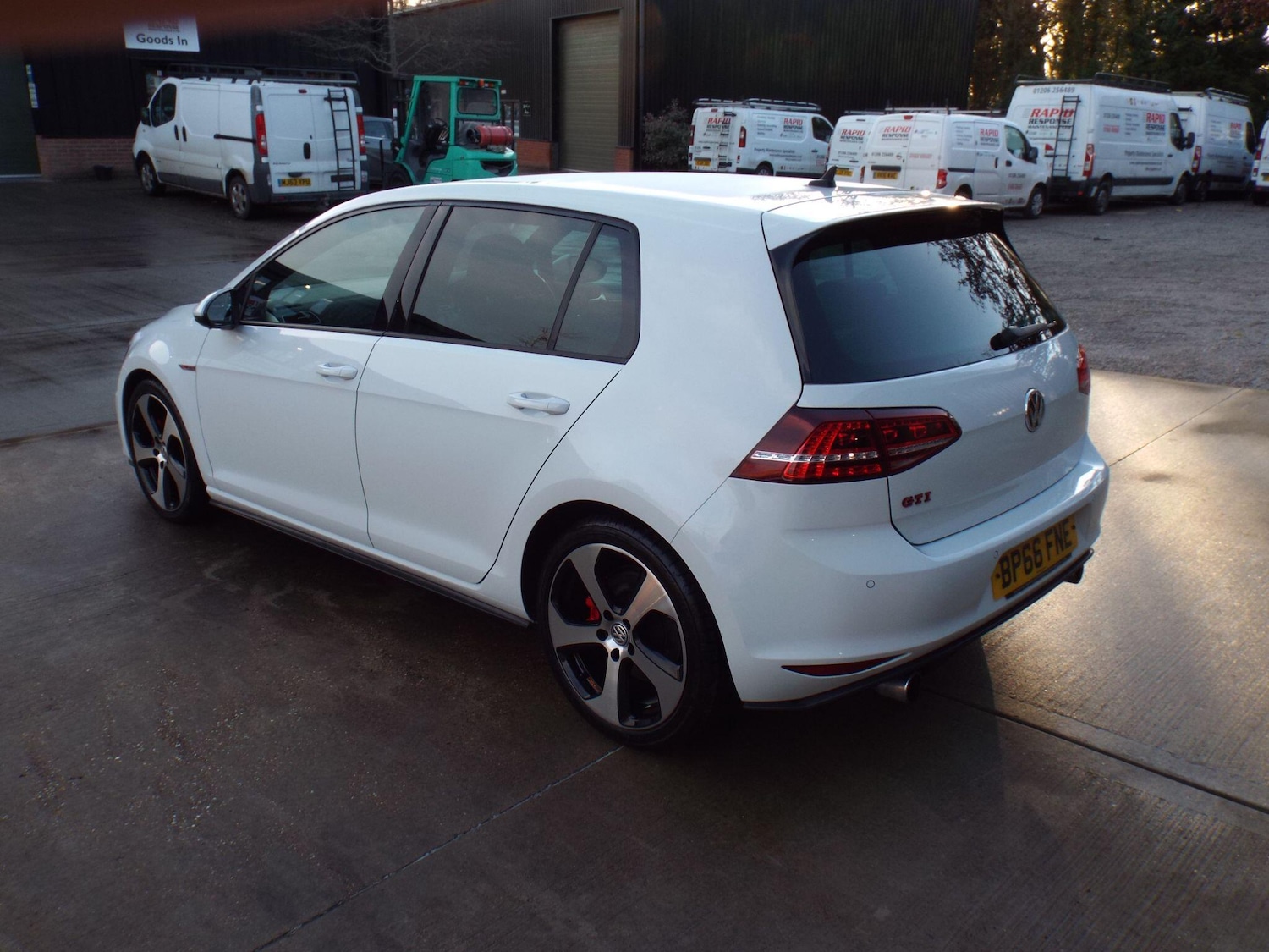 Used Volkswagen Golf 2016 for sale - 76780849: Photo 3