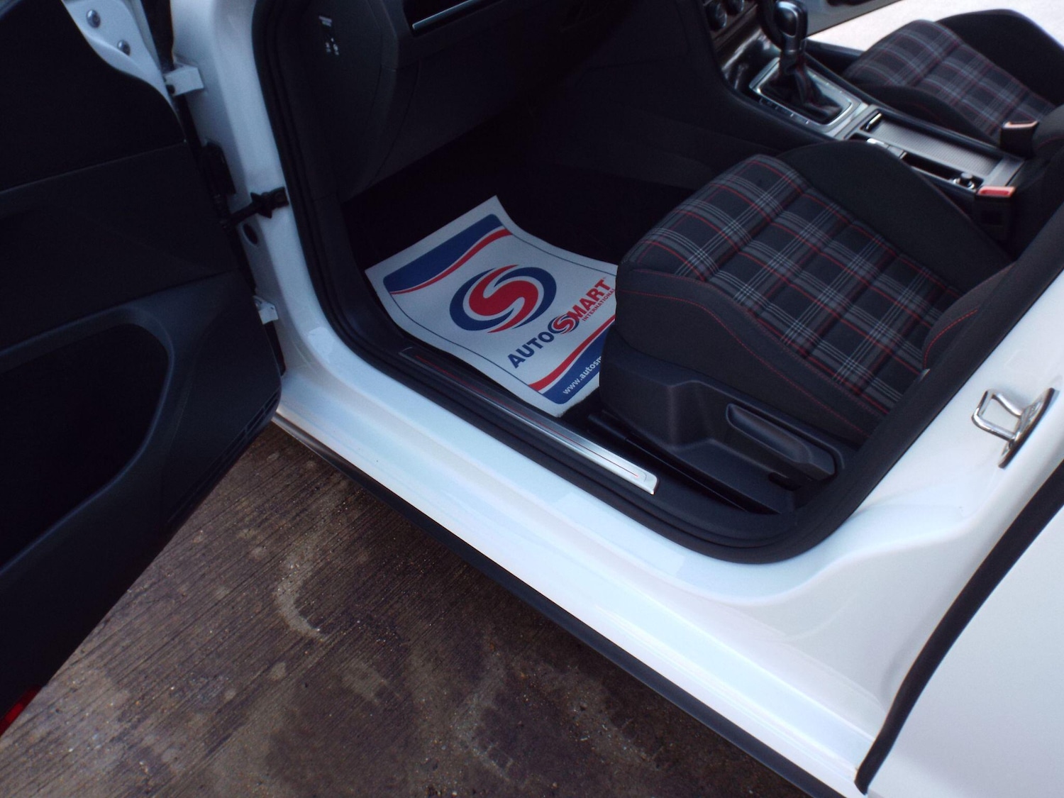 Used Volkswagen Golf 2016 for sale - 76780849: Photo 33