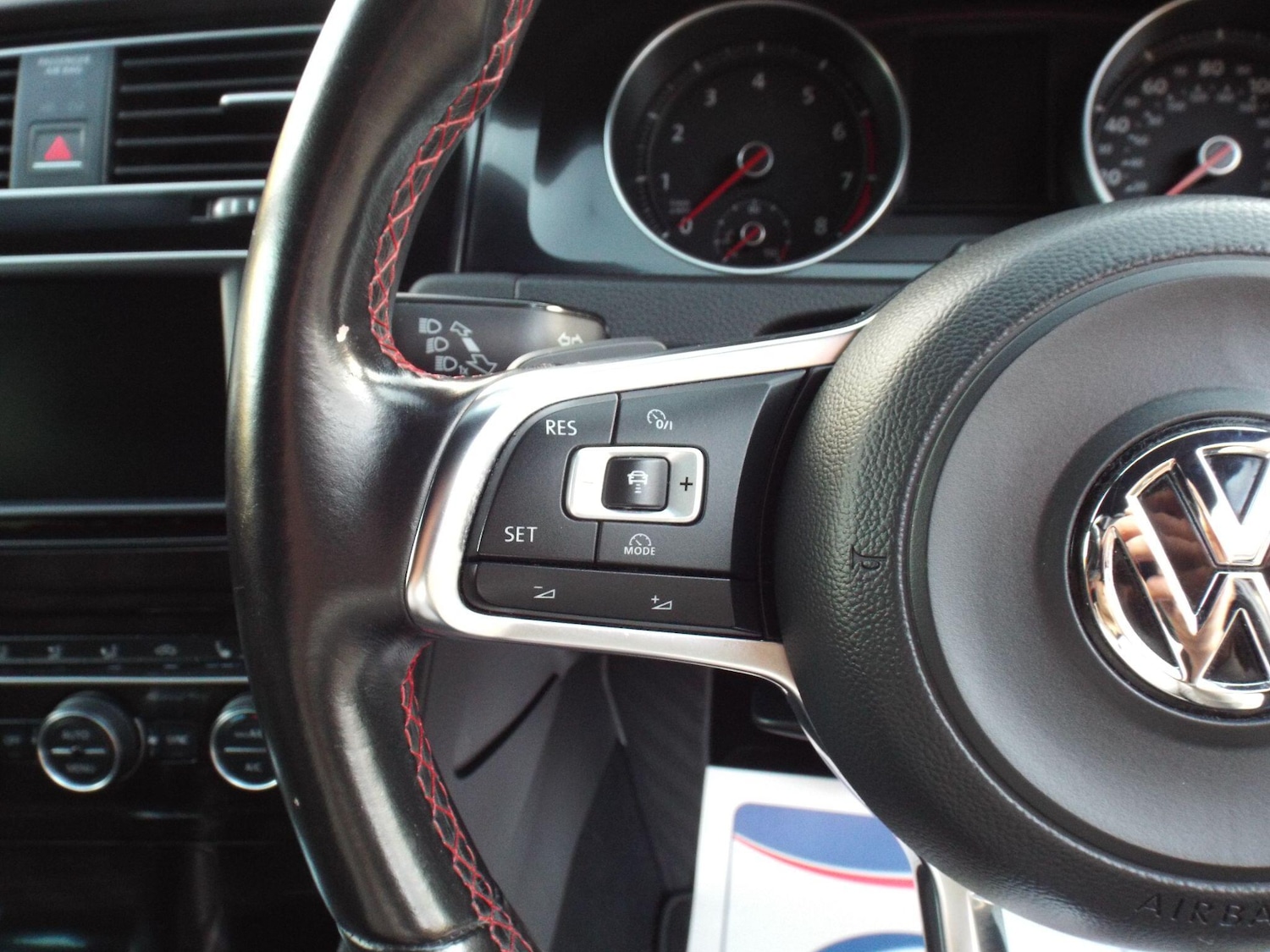 Used Volkswagen Golf 2016 for sale - 76780849: Photo 38