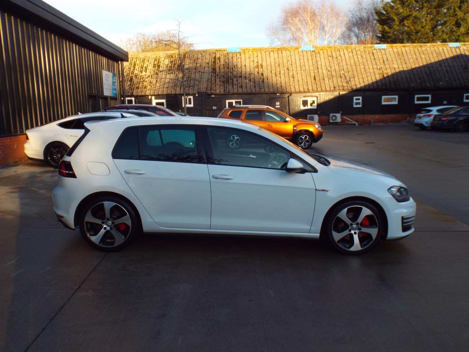 Used Volkswagen Golf 2016 for sale - 76780849: Photo 6