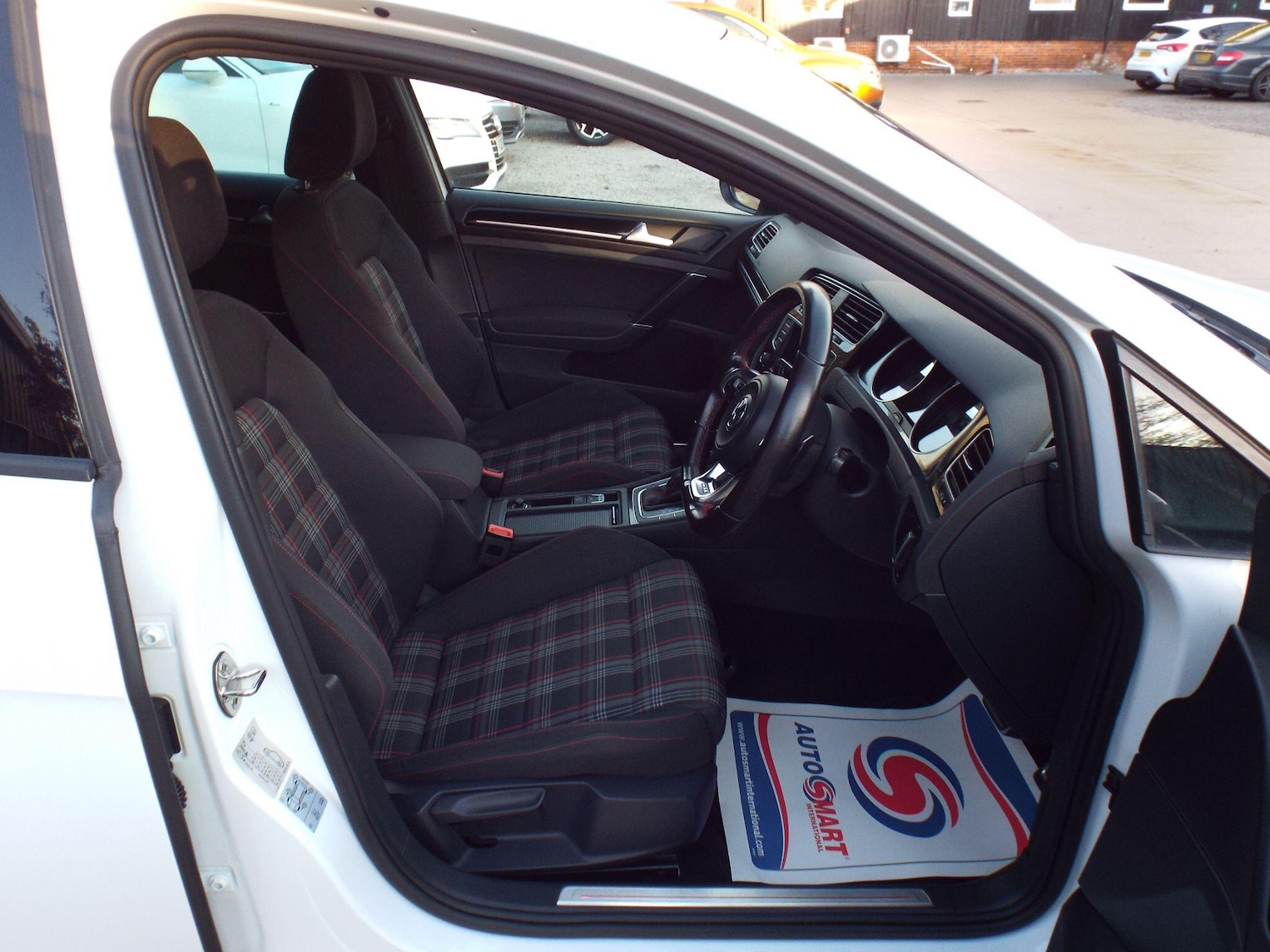 Used Volkswagen Golf 2016 for sale - 76780849: Photo 7