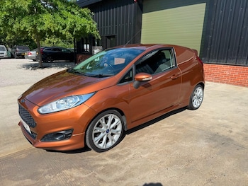 Used Ford Fiesta Van 2016 for sale - 79324845: Photo