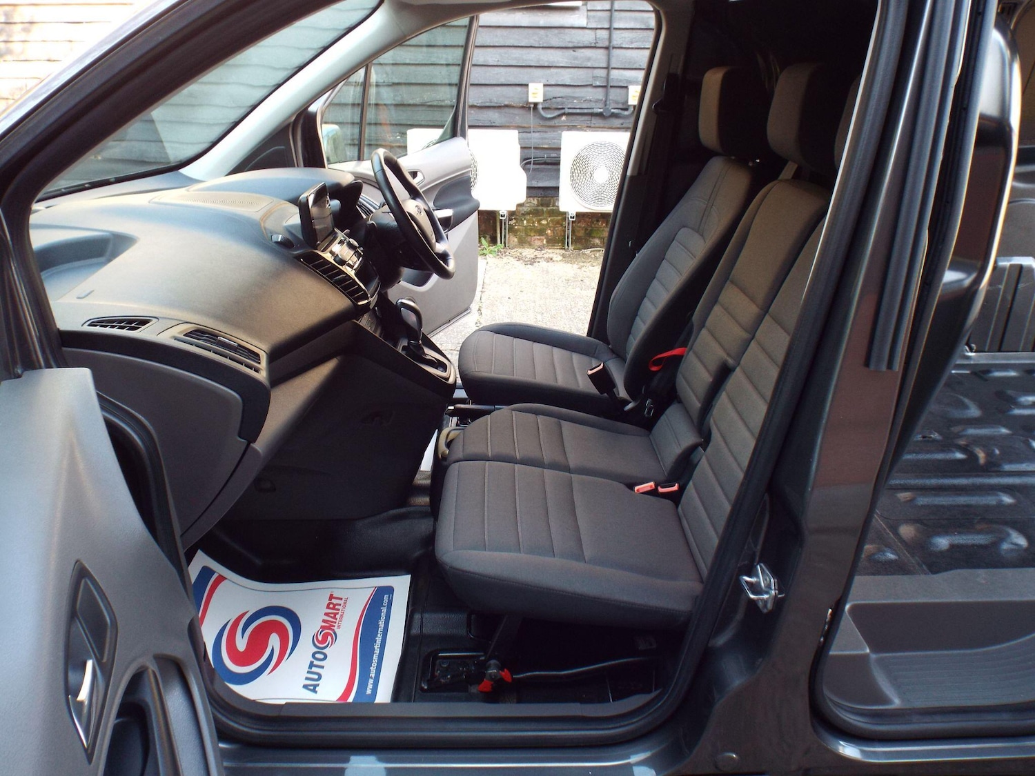 Used Ford Transit Connect 2020 for sale - 77958115: Photo 8