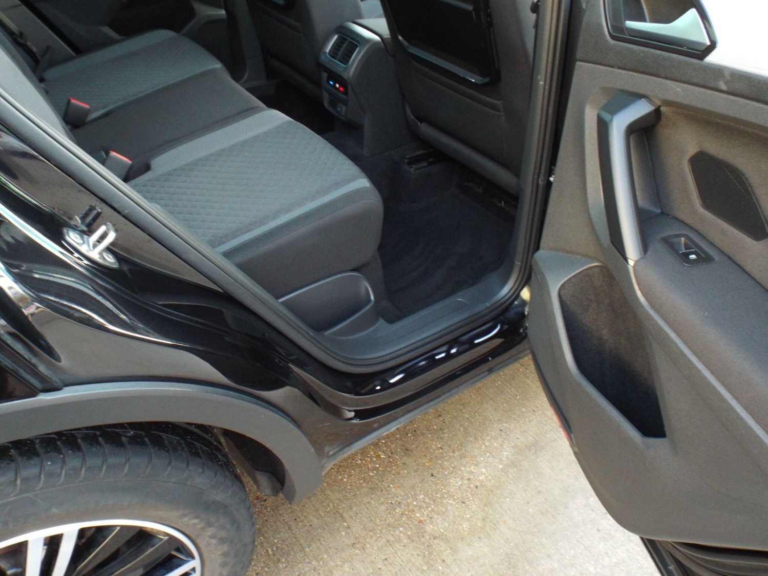 Used Volkswagen Tiguan 2017 for sale - 77016134: Photo 23