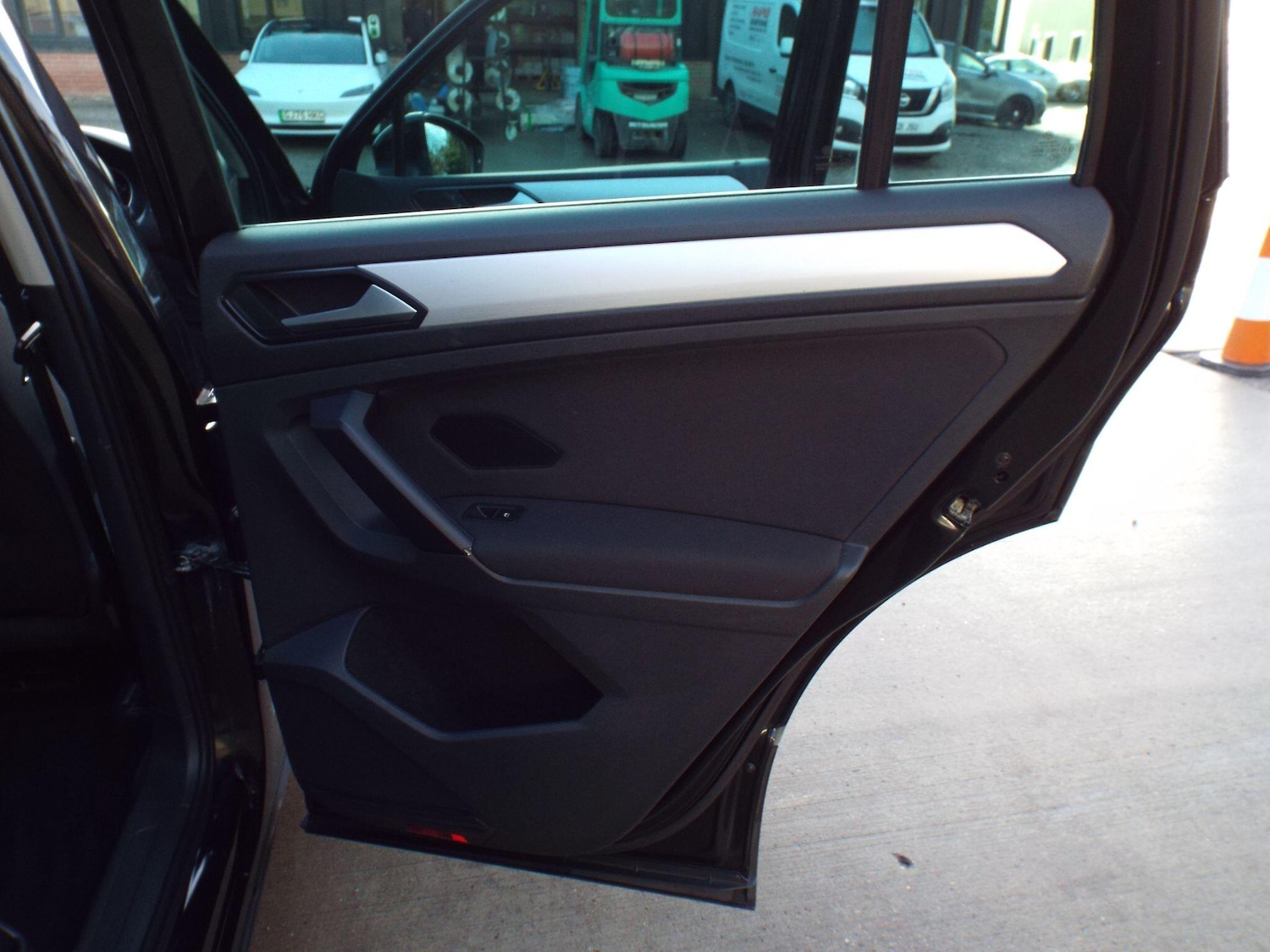 Used Volkswagen Tiguan 2017 for sale - 77016134: Photo 24