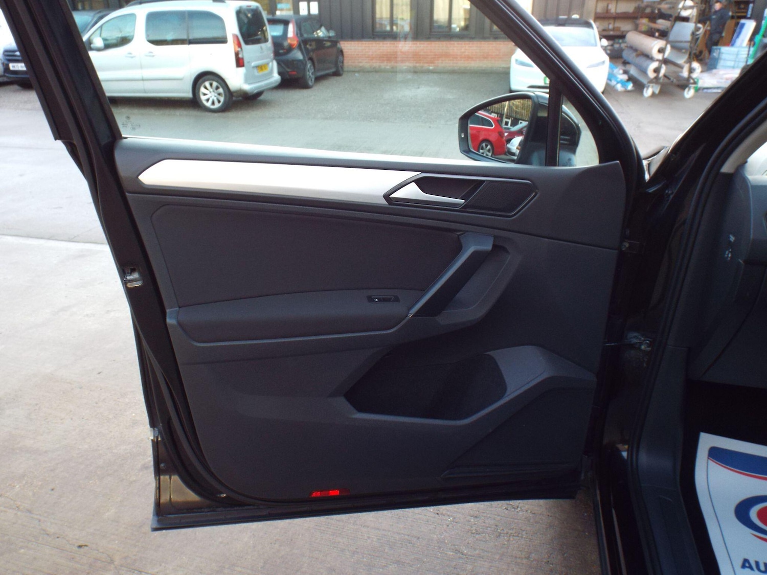 Used Volkswagen Tiguan 2017 for sale - 77016134: Photo 30