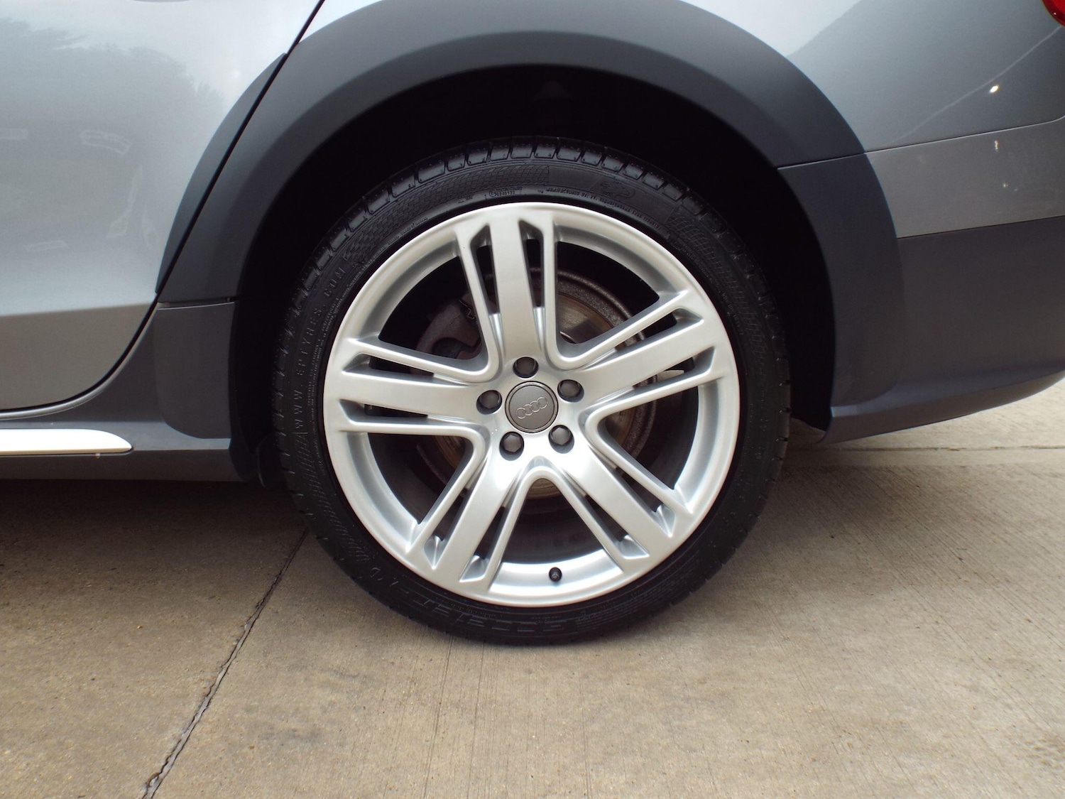 Used Audi A4 Allroad 2015 for sale - 76158774: Photo 44