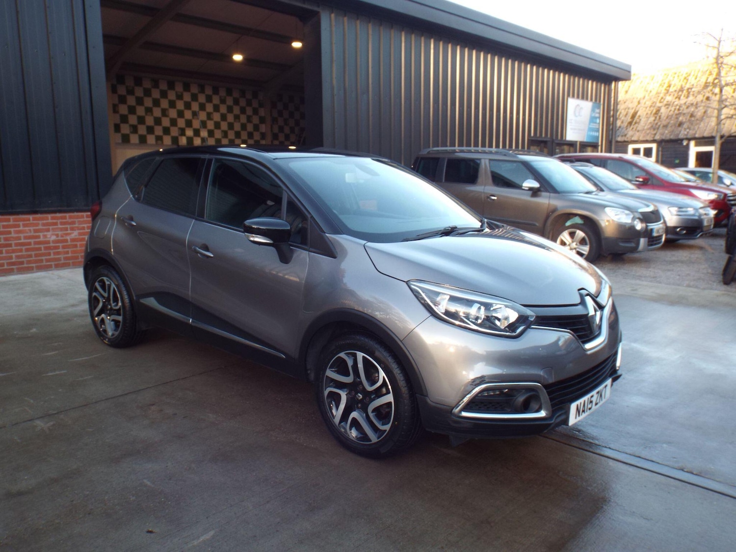 Used Renault Captur 2015 for sale - 76701528: Photo 1
