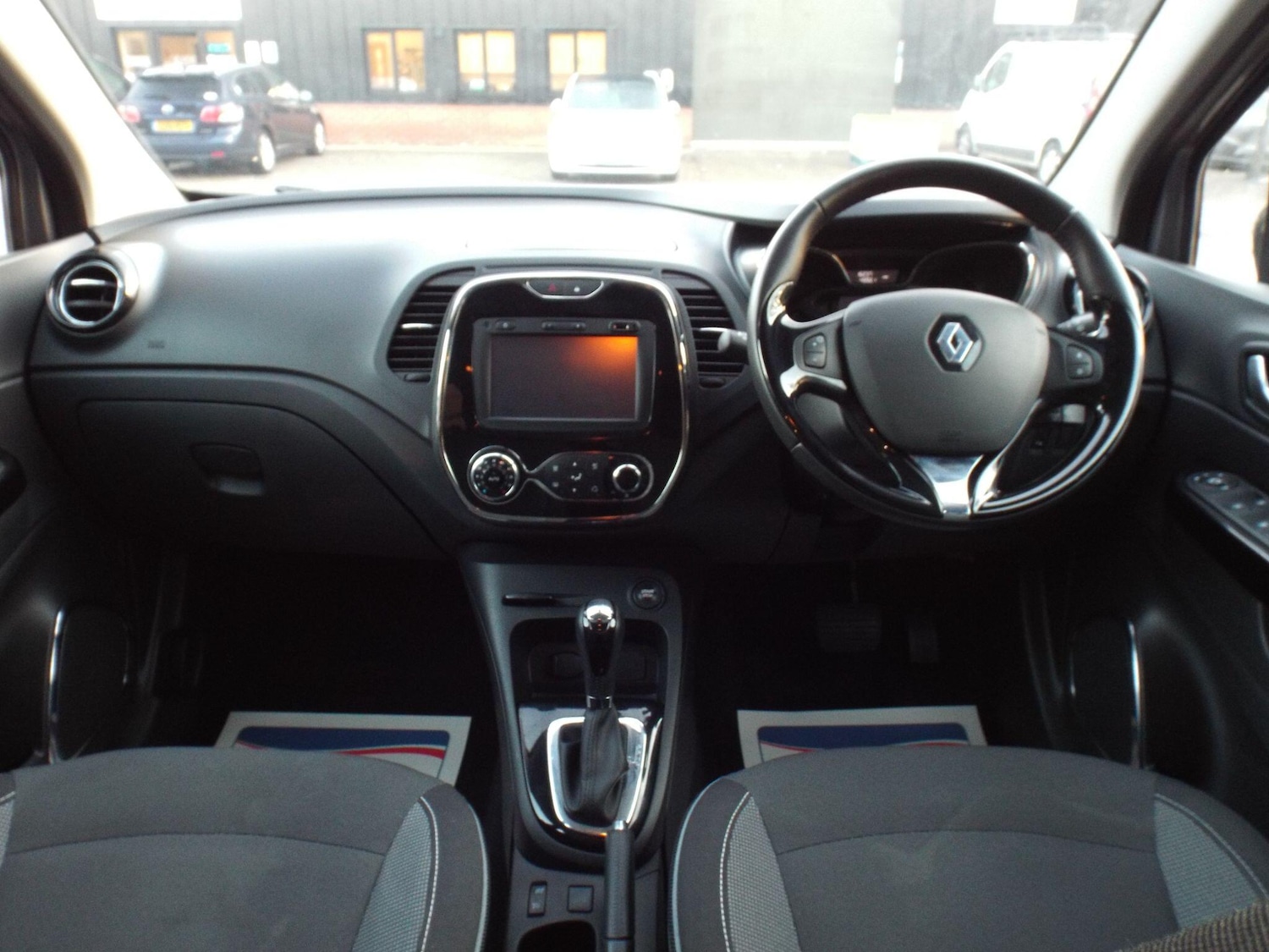 Used Renault Captur 2015 for sale - 76701528: Photo 10