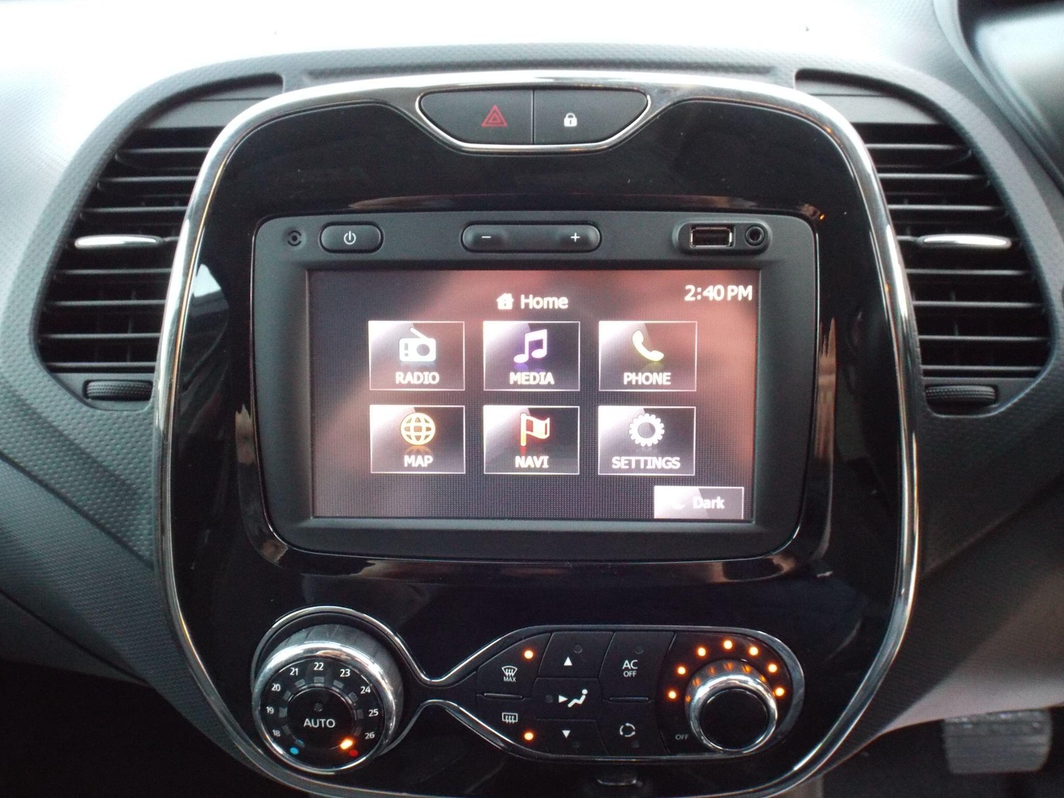 Used Renault Captur 2015 for sale - 76701528: Photo 11