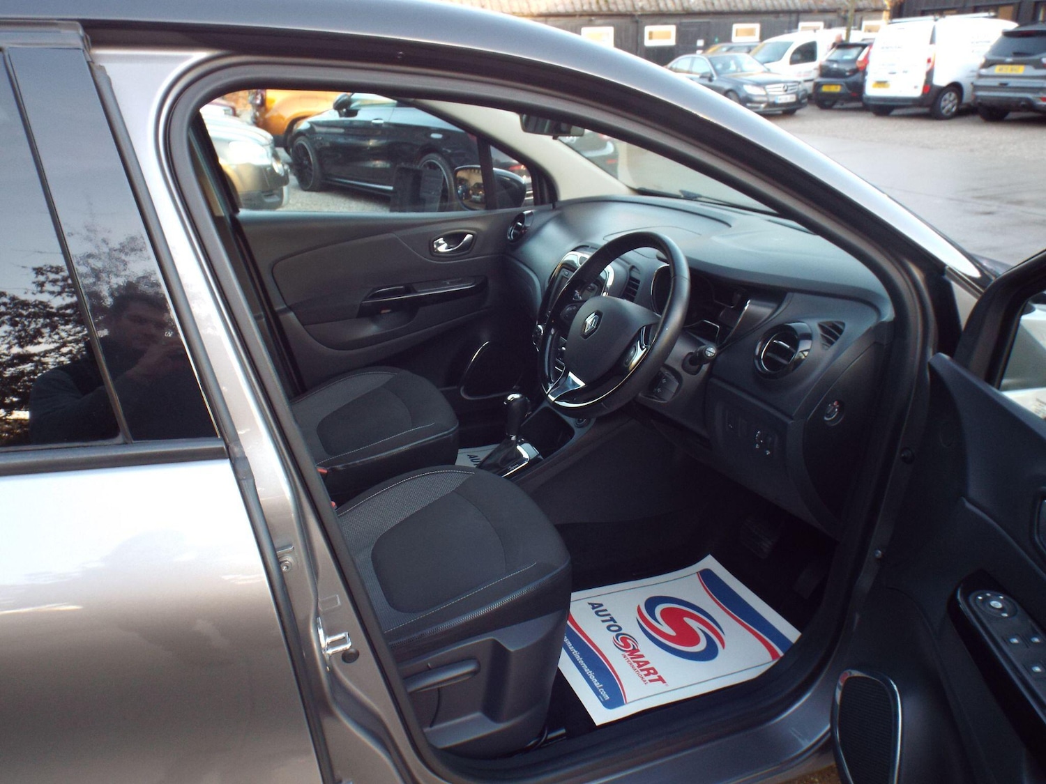 Used Renault Captur 2015 for sale - 76701528: Photo 15