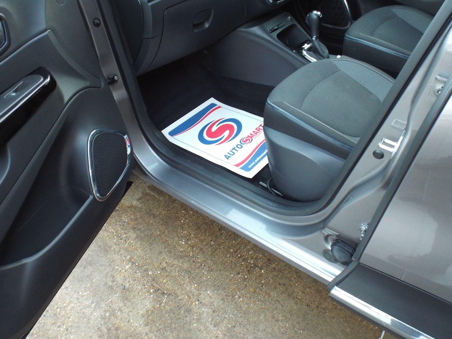 Used Renault Captur 2015 for sale - 76701528: Photo 25