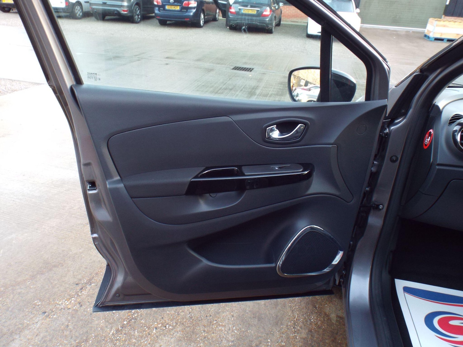 Used Renault Captur 2015 for sale - 76701528: Photo 26