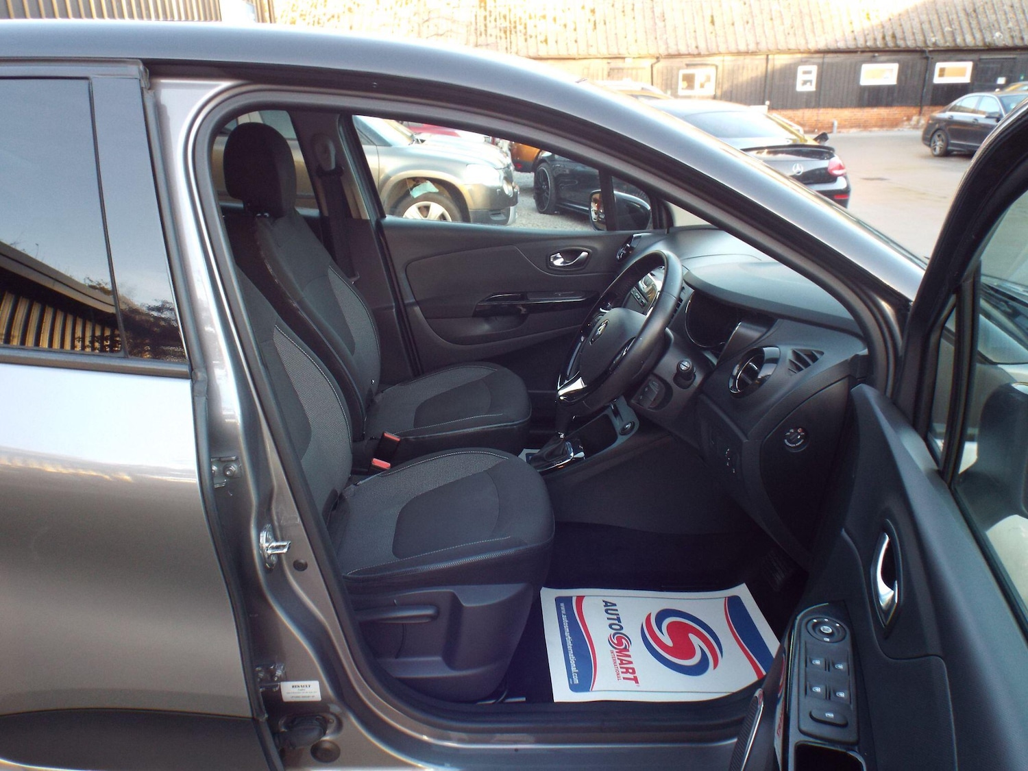 Used Renault Captur 2015 for sale - 76701528: Photo 7