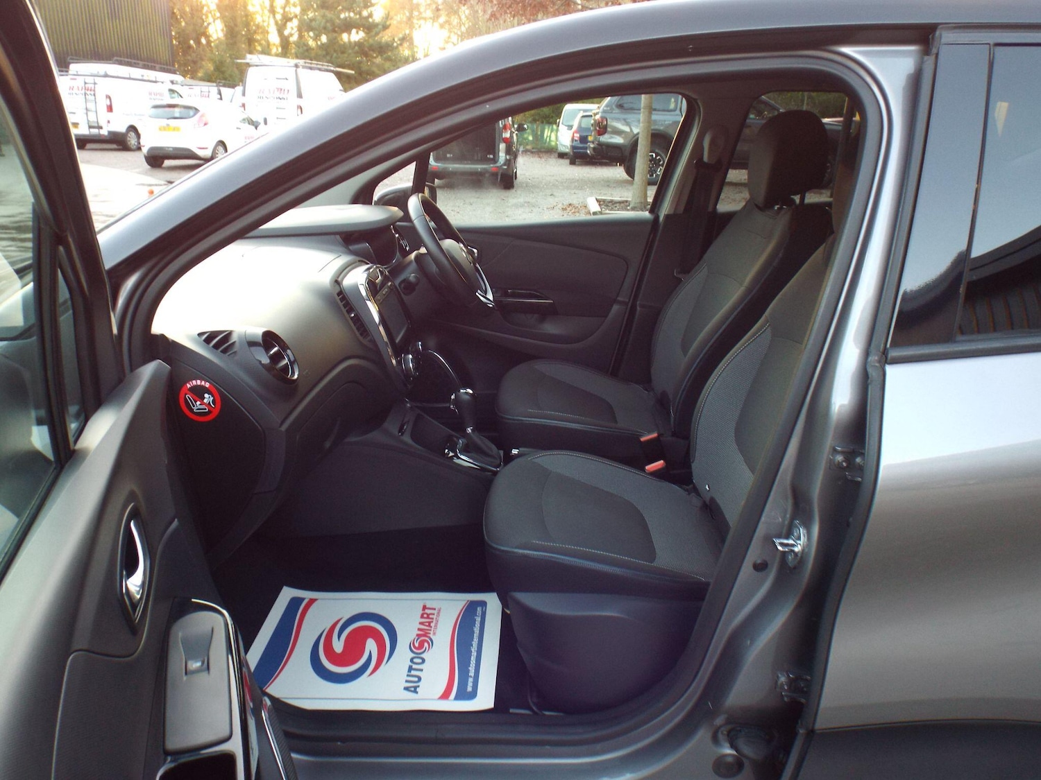 Used Renault Captur 2015 for sale - 76701528: Photo 8