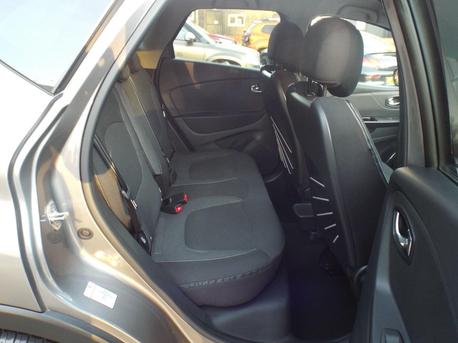 Used Renault Captur 2015 for sale - 76701528: Photo 9