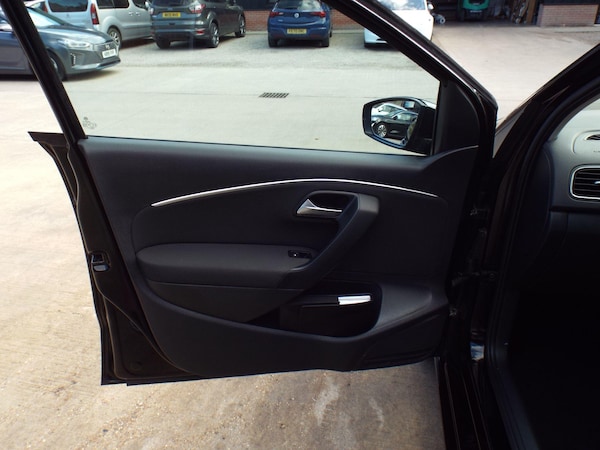Used Volkswagen Polo 2017 for sale - 76122104: Photo 31