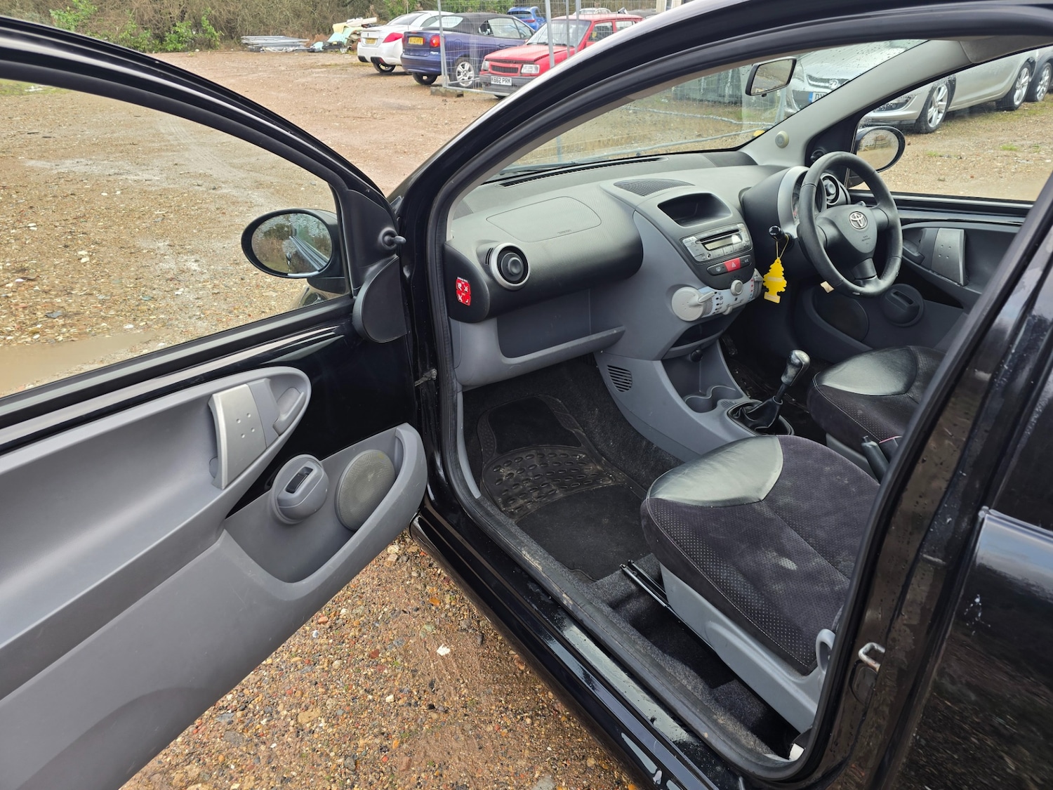 Used Toyota AYGO 2010 for sale - 77154554: Photo 10