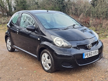 2010 (60) - 1.0 VVT-i Black 3dr