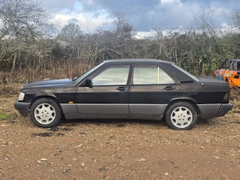 Used Mercedes-Benz 190 1992 for sale - 77310350: Photo