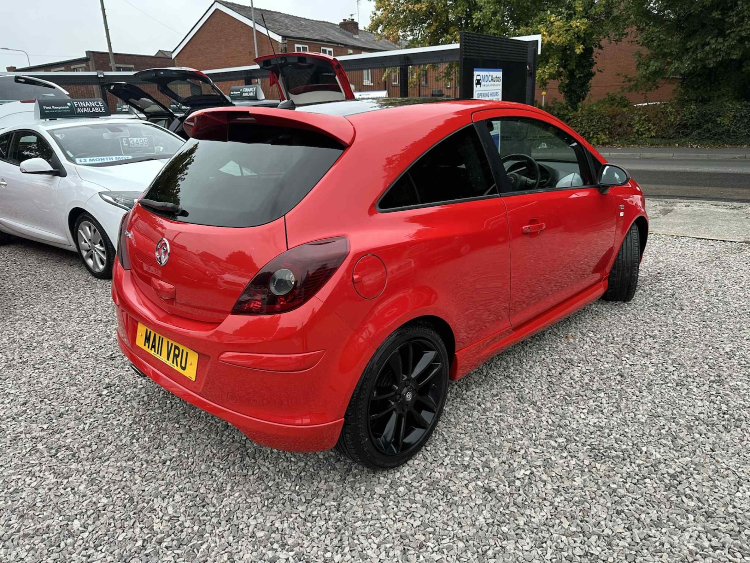 Used Vauxhall Corsa 2011 for sale - 76102742: Photo 2