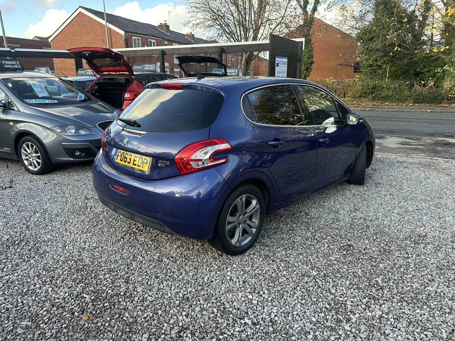 Used Peugeot 208 2013 for sale - 76576108: Photo 2