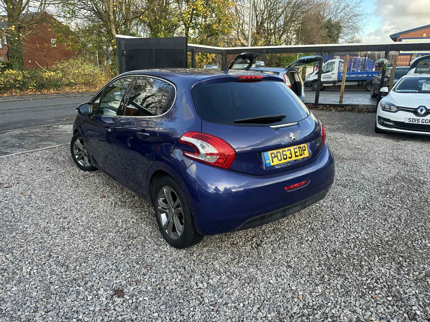 Used Peugeot 208 2013 for sale - 76576108: Photo 3