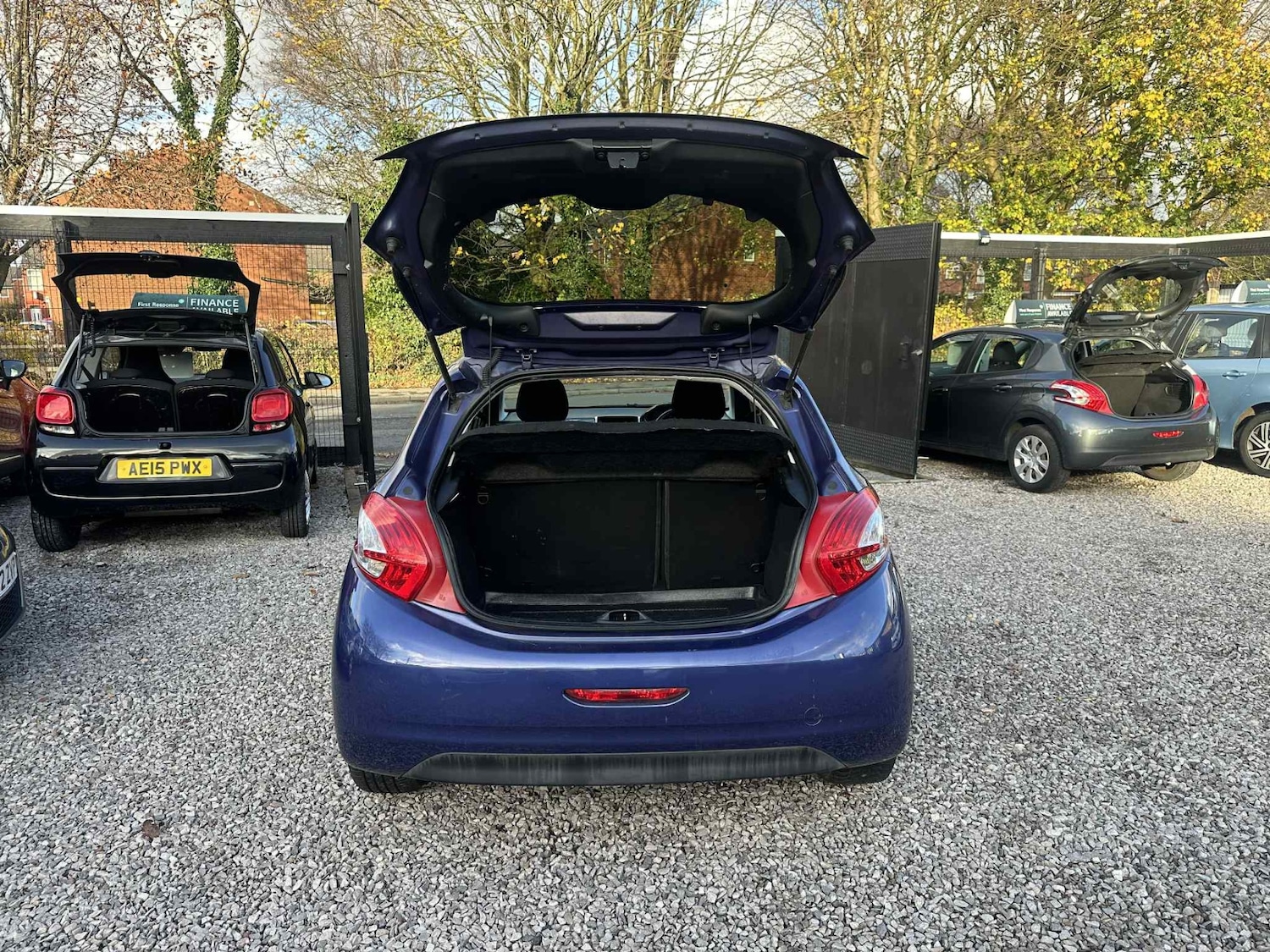 Used Peugeot 208 2013 for sale - 76576108: Photo 8