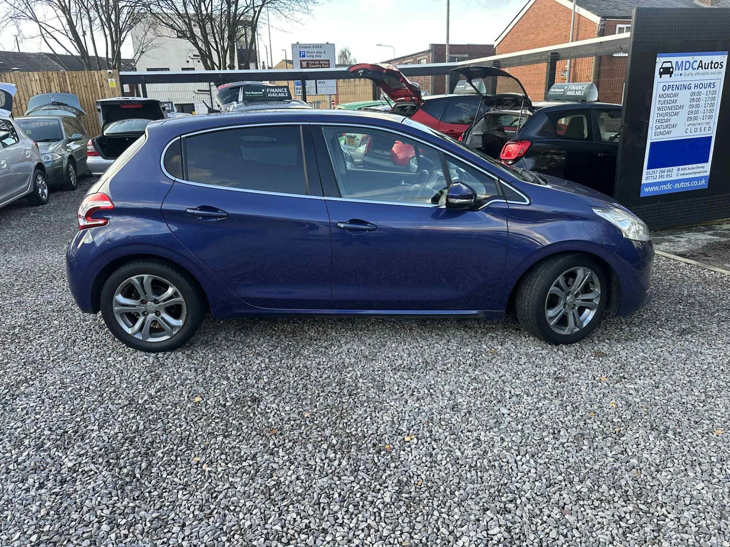 Used Peugeot 208 2013 for sale - 76576108: Photo 9