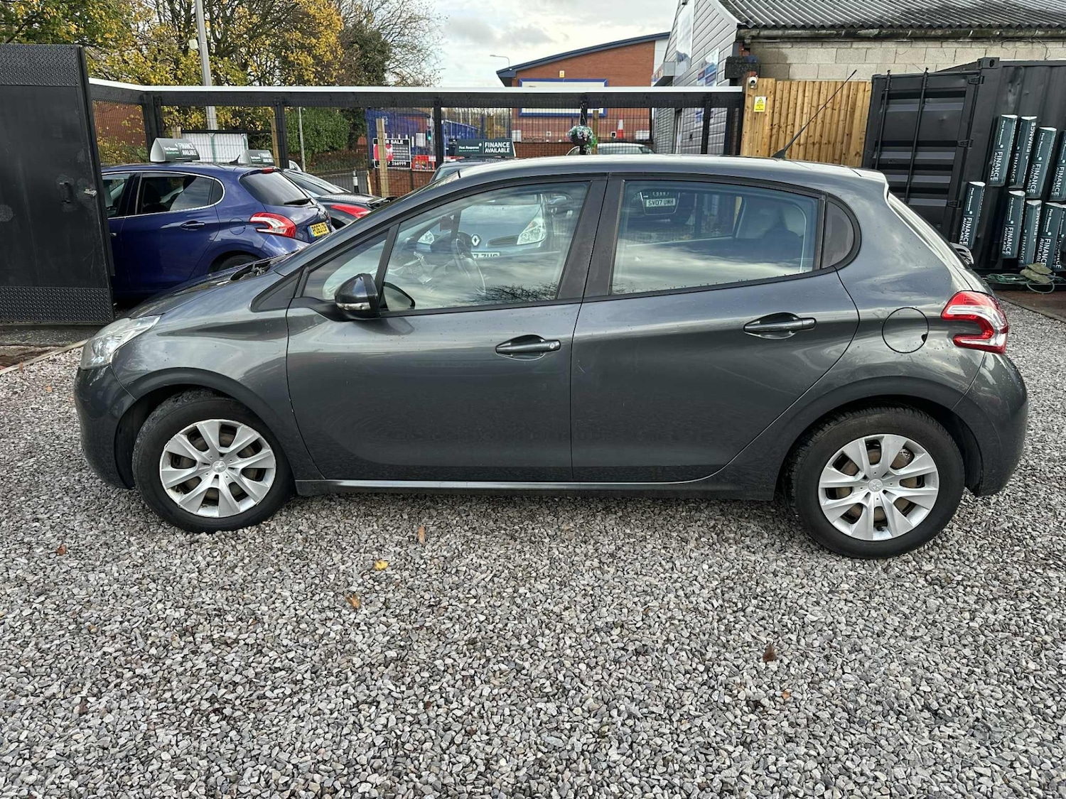 Used Peugeot 208 2012 for sale - 76477386: Photo 11