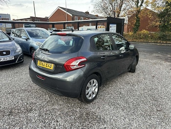 Used Peugeot 208 2012 for sale - 76477386: Photo