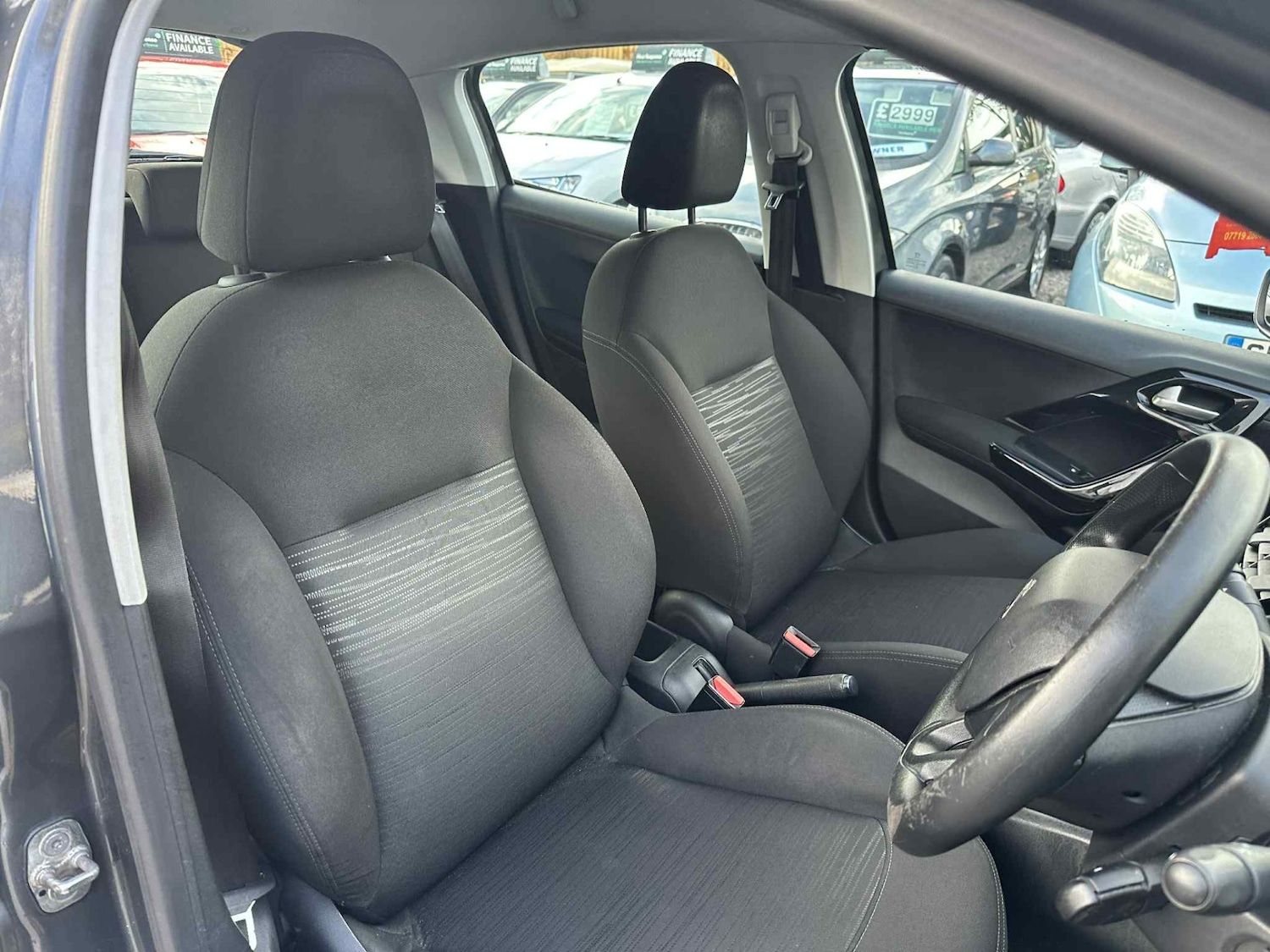 Used Peugeot 208 2012 for sale - 76477386: Photo 5