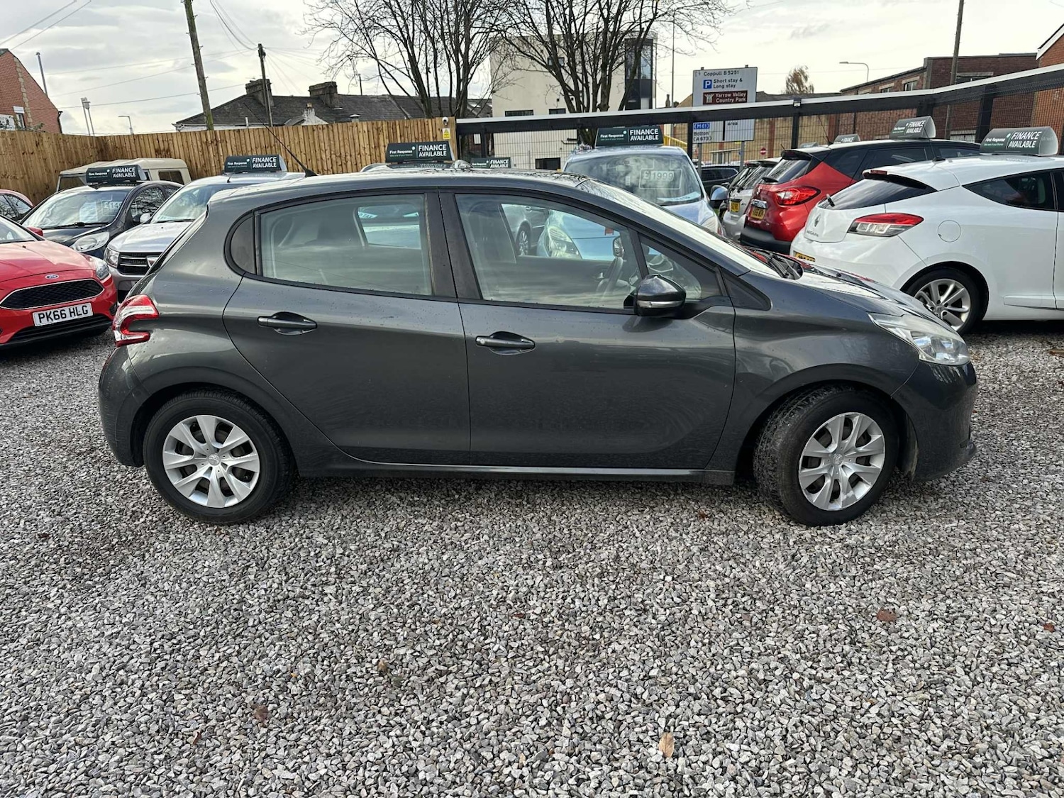 Used Peugeot 208 2012 for sale - 76477386: Photo 9