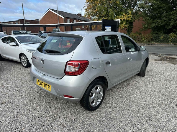 Used Dacia Sandero 2013 for sale - 76207533: Photo 2