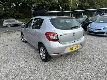 Used Dacia Sandero 2013 for sale - 76207533: Photo