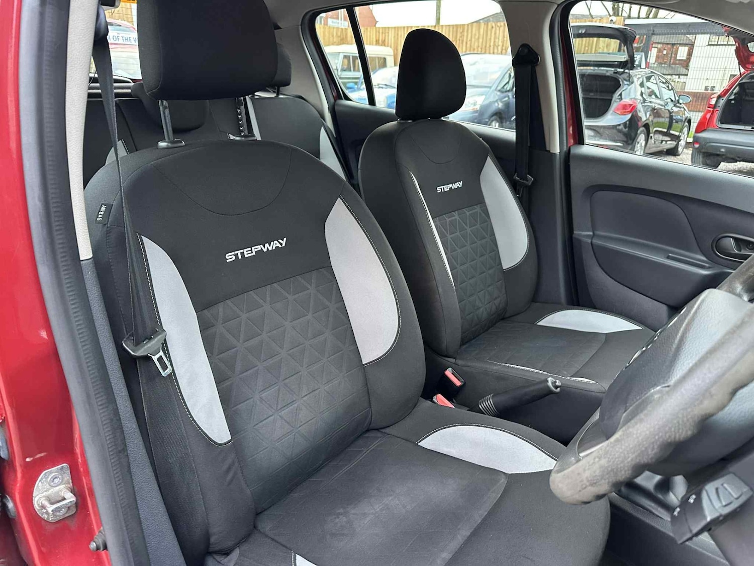 Used Dacia Sandero Stepway 2016 for sale - 76908284: Photo 5