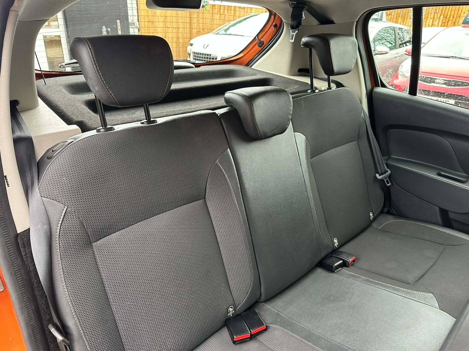 Used Dacia Sandero Stepway 2017 for sale - 77687605: Photo 6