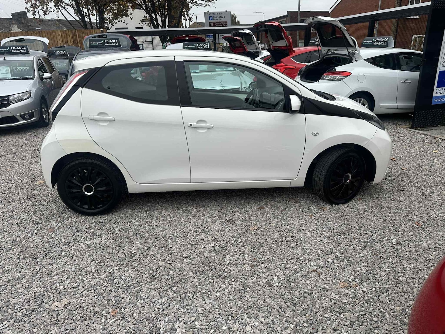Used Toyota AYGO 2015 for sale - 76301190: Photo 11