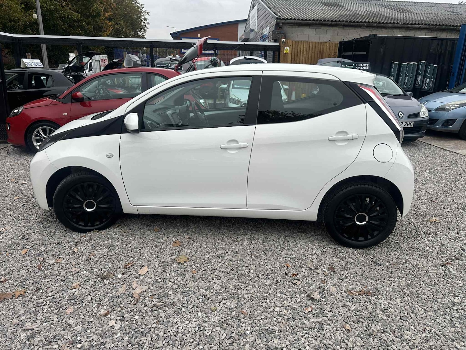 Used Toyota AYGO 2015 for sale - 76301190: Photo 13